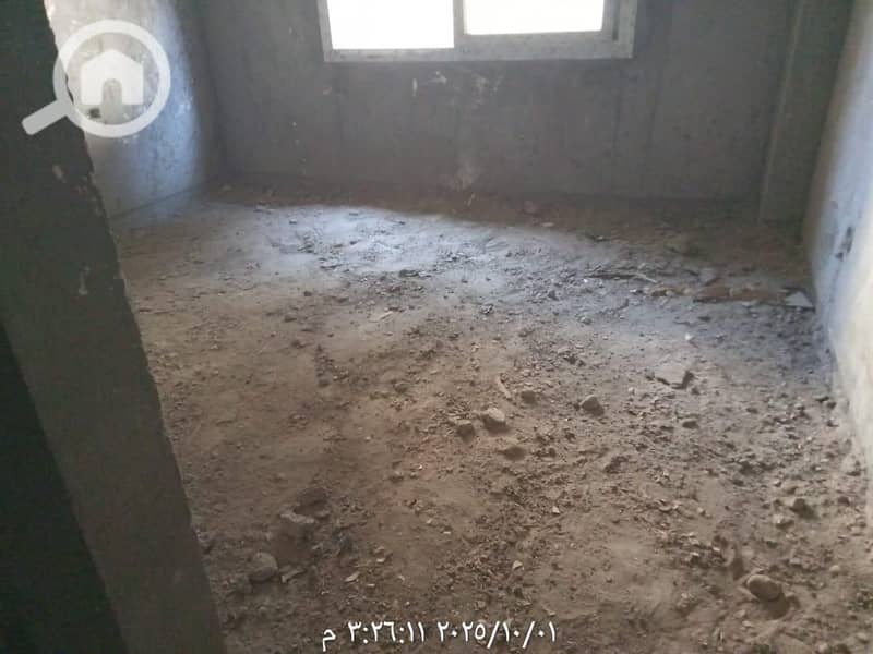 Ground apartment with garden for sale at compound the square “ sabour “new cairo ready to move semi finished . prime location beside mivida & hyde park - Mehr