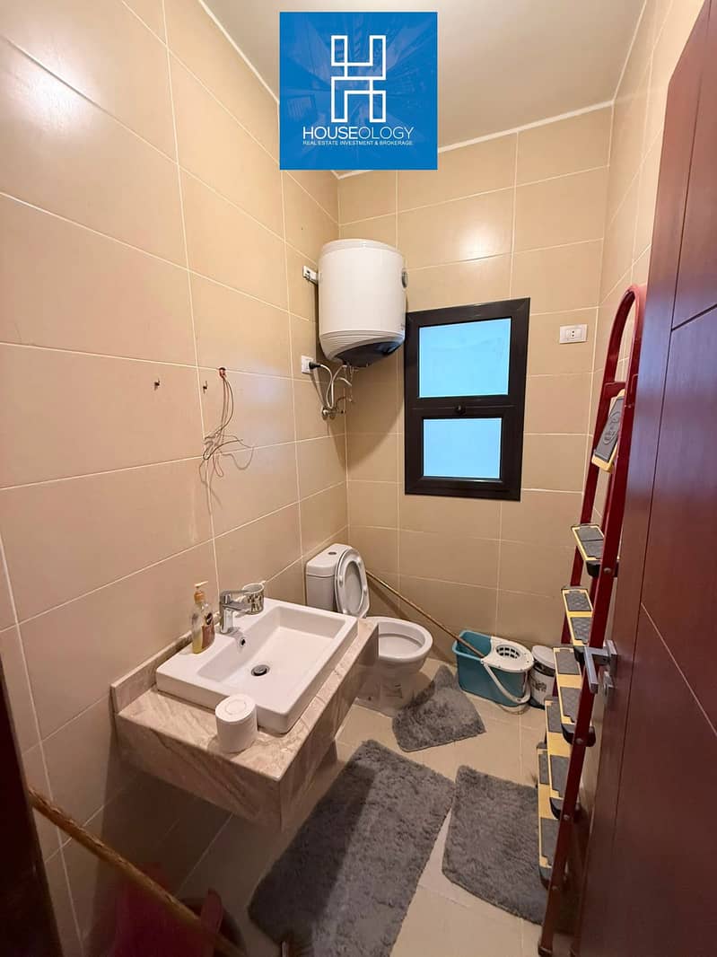 Corner townhouse, first row on the lagoon with a garden, 150m², for sale in Azha Ain Sokhna - Więcej