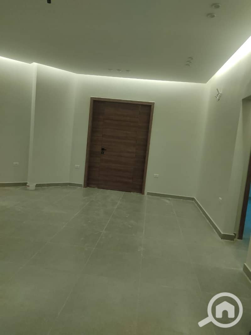 9 1000296771. jpg