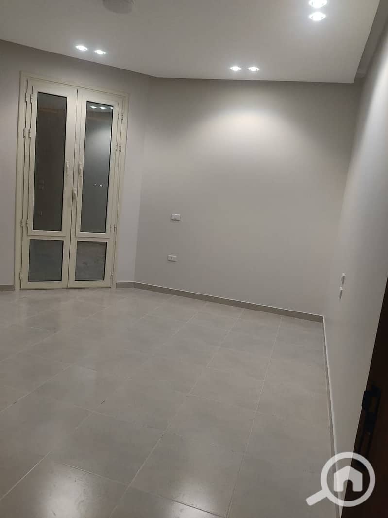 19 1000296805. jpg