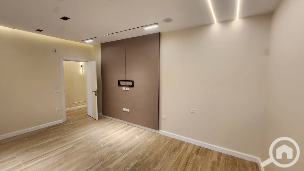 Apartment for sale in Talla Compound on Jamal Abdel Nasser Axis close to Mall of Arabia and Dahshur Link - Więcej