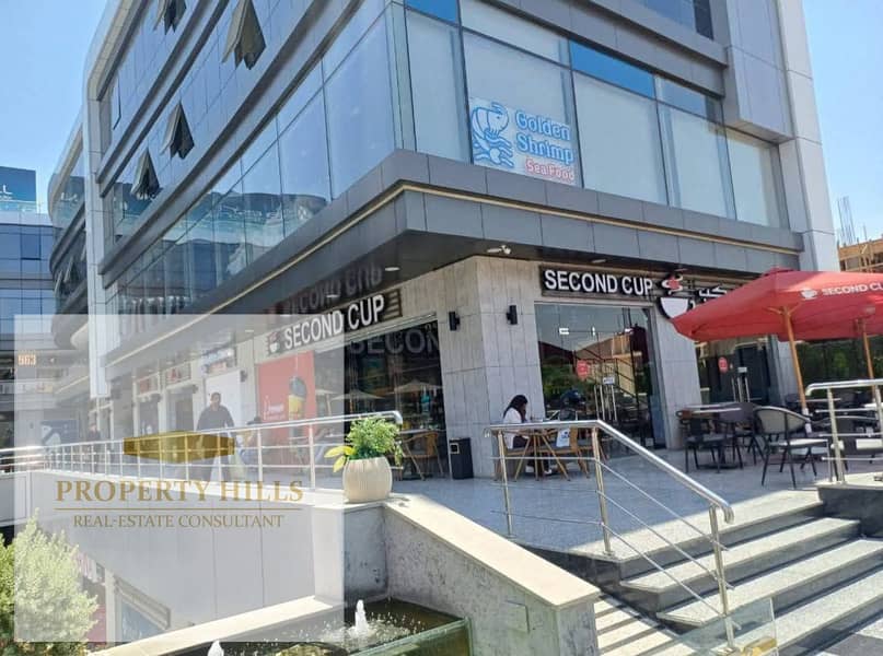 A shop for immediate occupancy, currently rented for 78,000 per month, is available for viewing in Fifth Settlement. The price can be paid in installments. - Ansicht 2