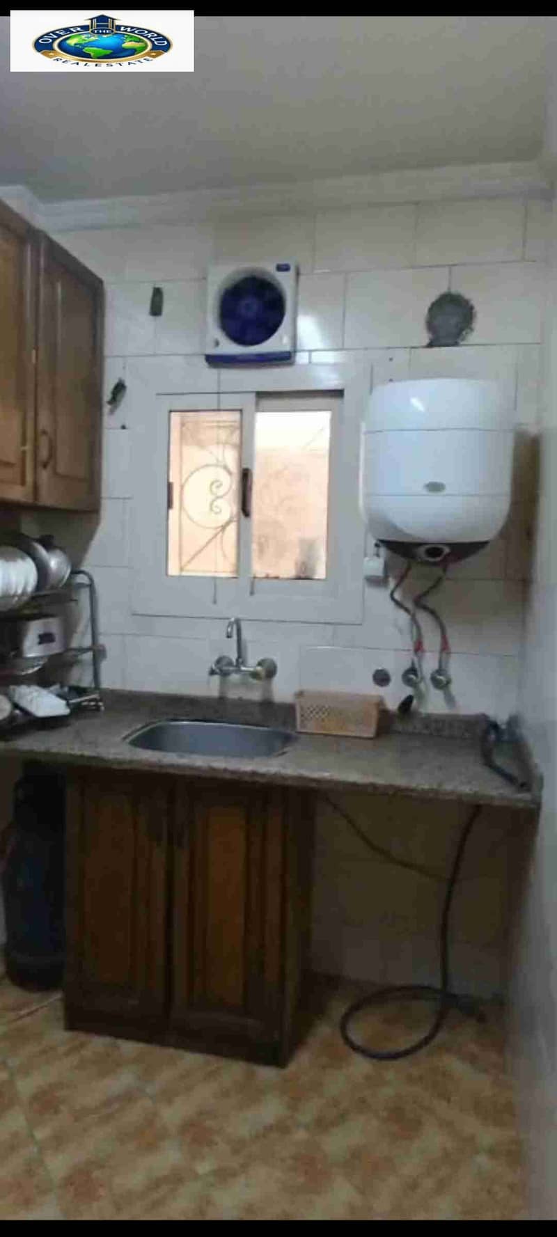 Furnished apartment for rent in Zahra Maadi next to Wadi Degla Club. It consists of two bedrooms, a three-piece reception, and two bathrooms. Fully air-conditioned with Wi-Fi. Third floor, stairs. - Więcej