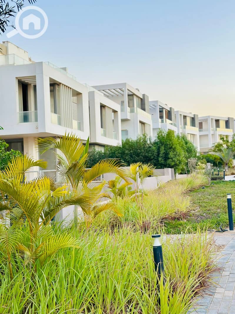 Apartment for sale, a bargain in front of New Giza with a panoramic view of the Pyramids. - Więcej
