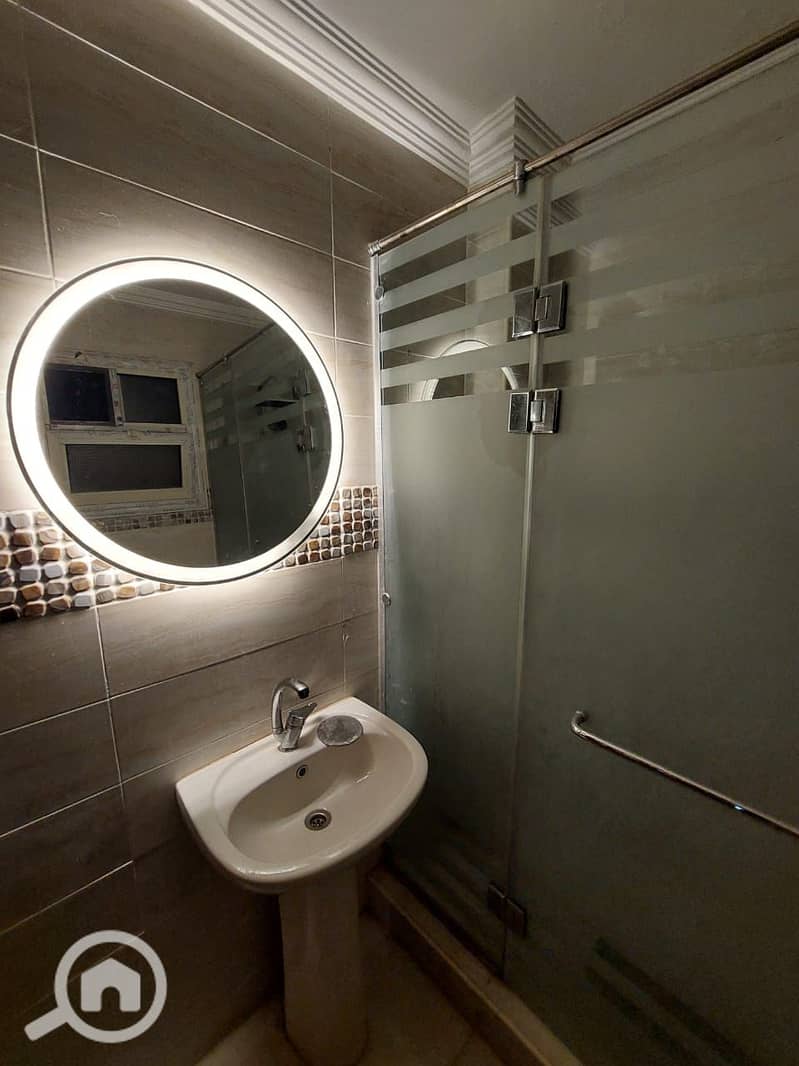 Furnished apartment for rent with hotel-style furnishings in Degla Gardens compound - Więcej