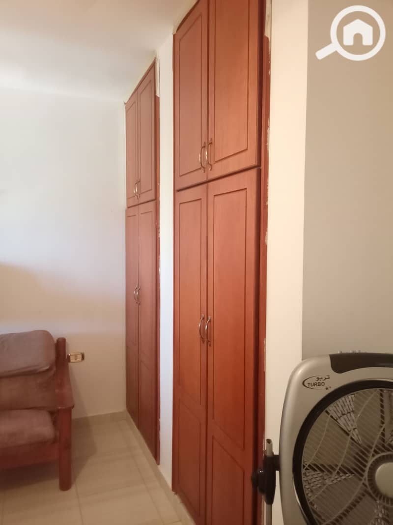 27 280564. jpg