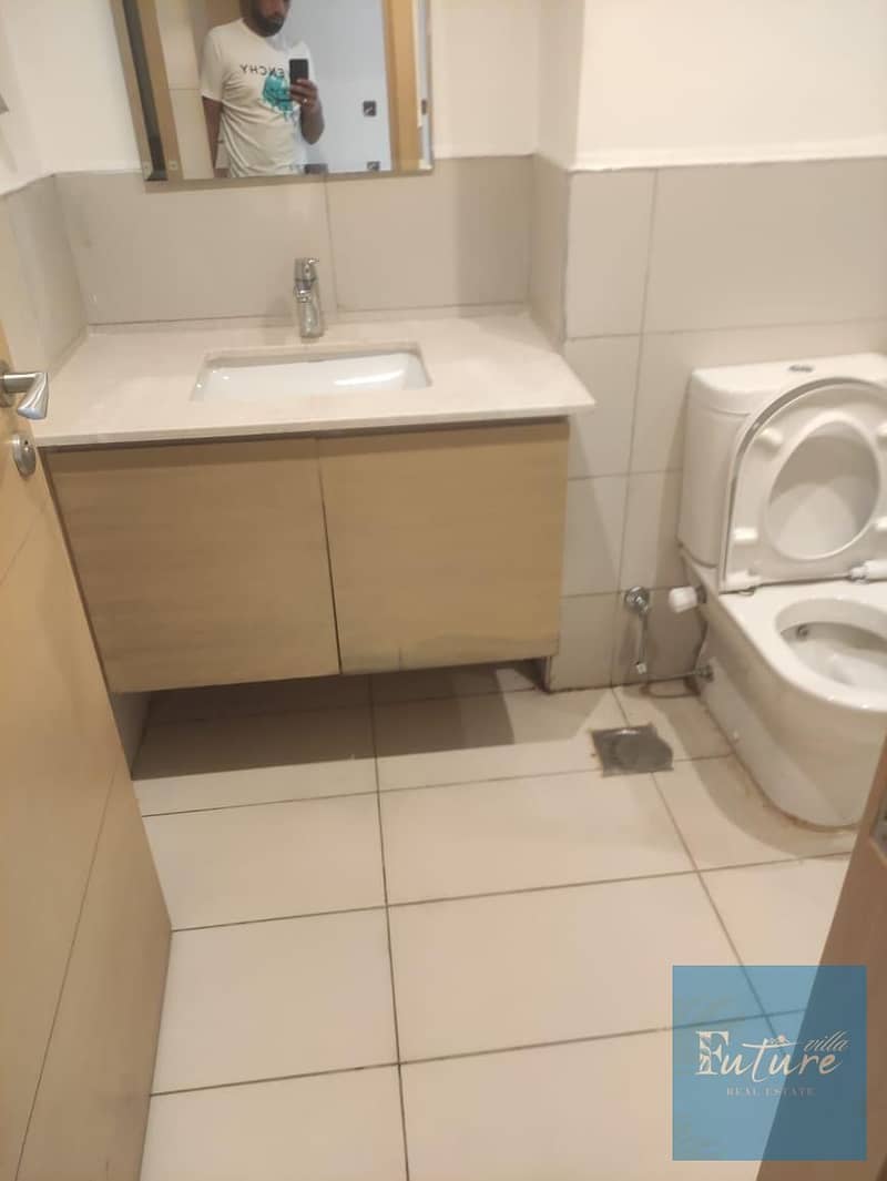 16 e250ab7c-e91f-4f38-acb9-f31e36d57a0e. jpg