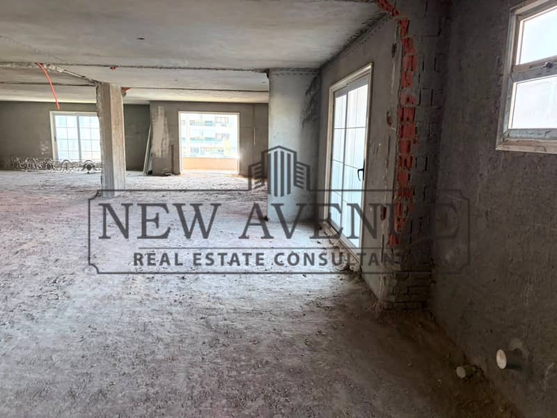 Retail 1270sqm 2 floors with underground parking for rent at el moltaqa el arabi sheraton - Więcej