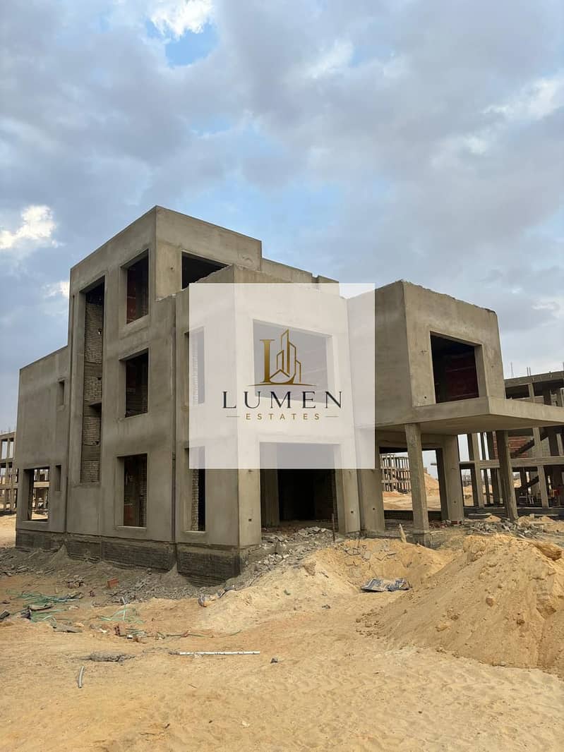 The only villa with immediate delivery, 390 meters on the Suez Road, First Settlement, with installment plans and a distinctive location in the project. - Widok 3