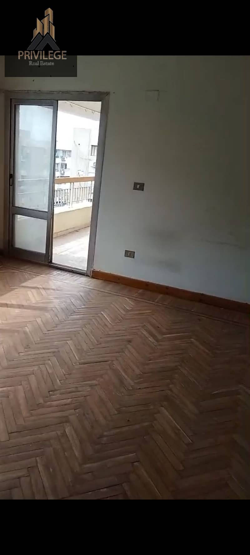 For sale: a distinctive apartment in Nyrko Towers - Vista 4