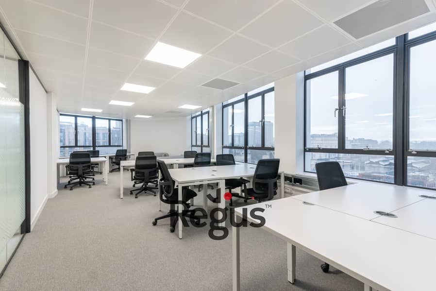 10 Spaces Castle Park 5415 Bristol UK Large Office. jpg