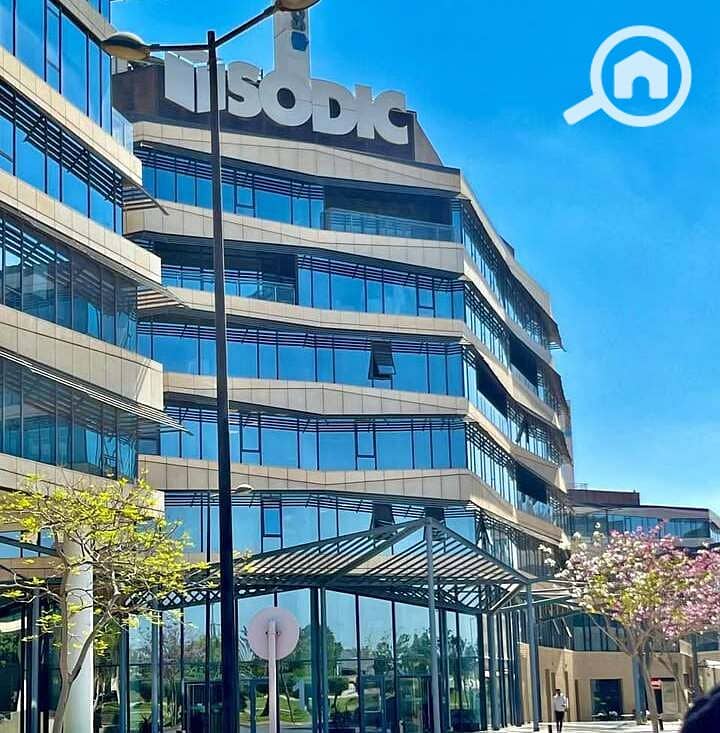 Large administrative office ready for immediate occupancy in The Polygon Sodic, in the heart of Sheikh Zayed, next to Forty West and West Tan, and opp - Widok 4