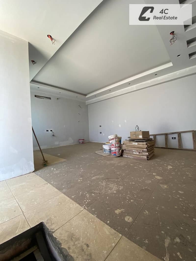 Under market pricen Penthouse for sale 166 m bahry Ready to move very prime location view landscape in Galleria Moon Valley New Cairo – pohled 4