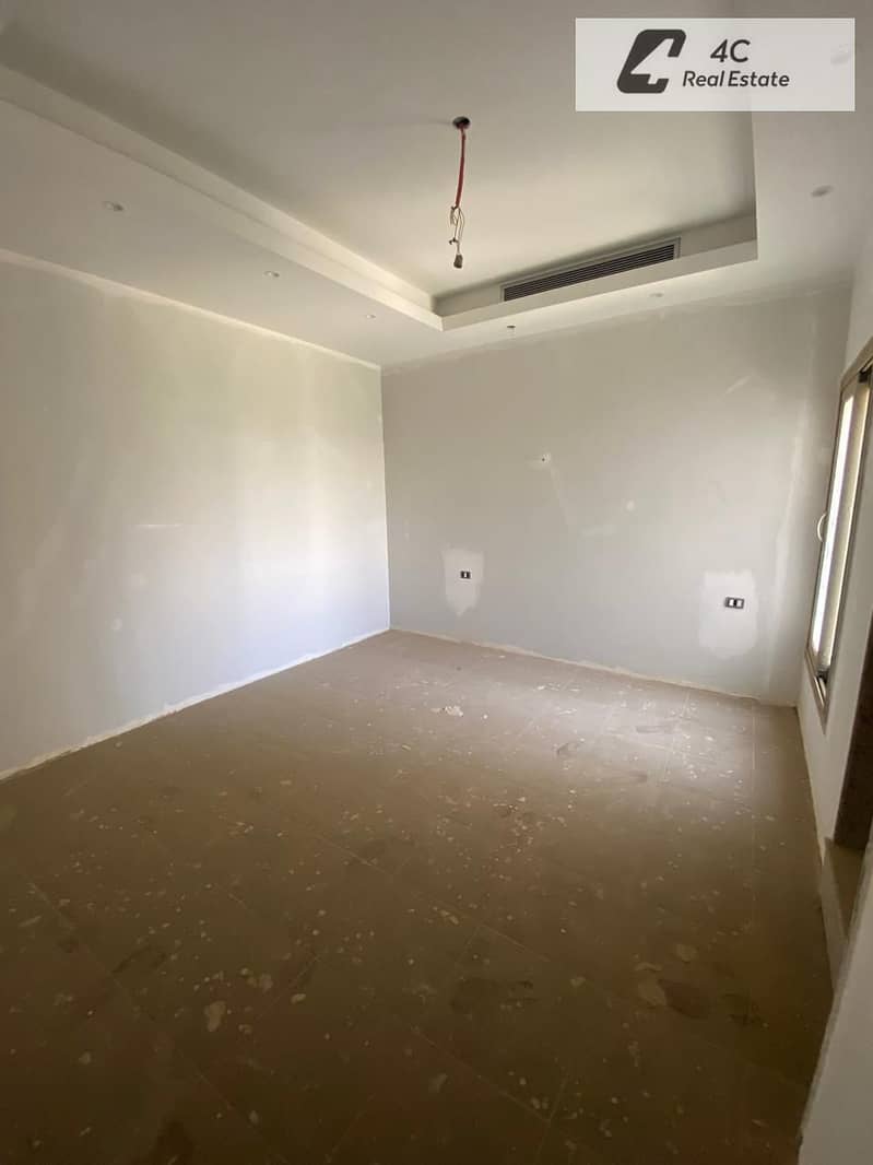 Under market pricen Penthouse for sale 166 m bahry Ready to move very prime location view landscape in Galleria Moon Valley New Cairo – pohled 5