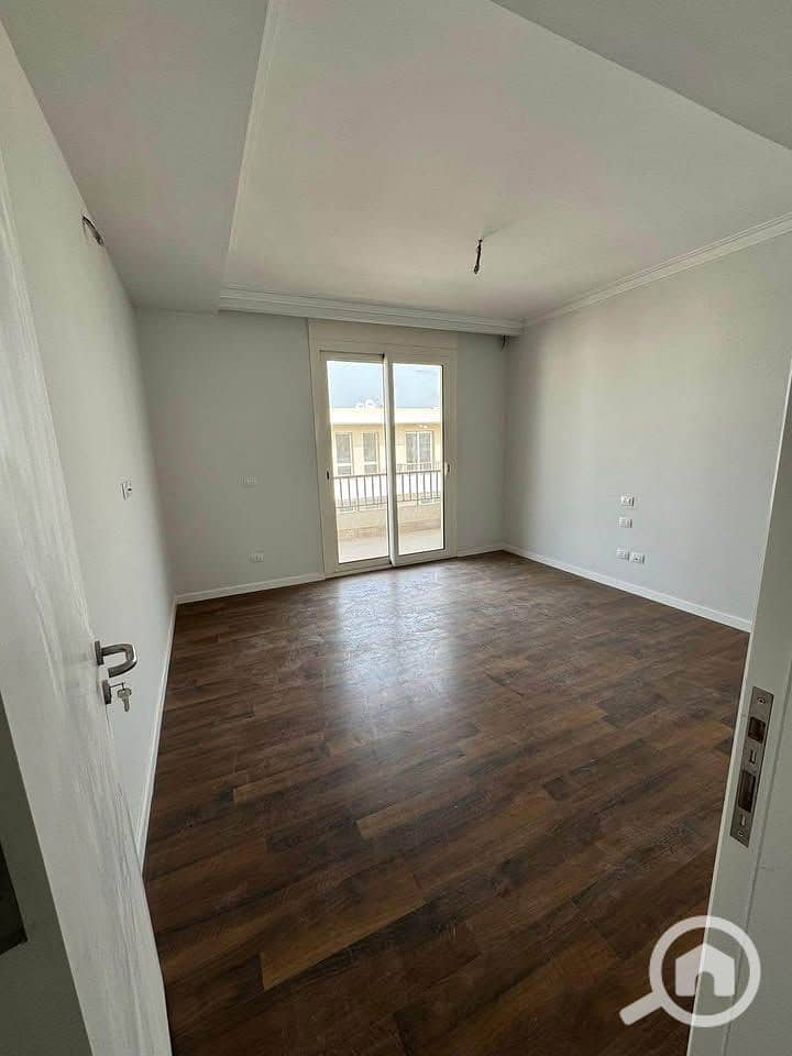 Finished Apartment in Pyramids Hills Next To Un ESLSCA – pohled 3