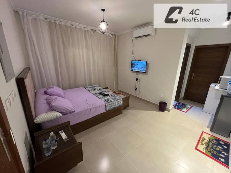 For sale at the lowest price in the compound a fully finished penthouse—complete with furniture and air conditioning—featuring a direct pool view - Widok 6