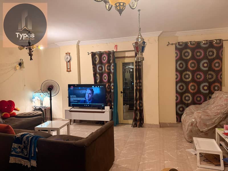 Apartment for sale in the First District, Block 6, next to Wadi Degla Club. Third balcony, north-facing, unobstructed view, elevator and gas. 160 sq - Widok 4