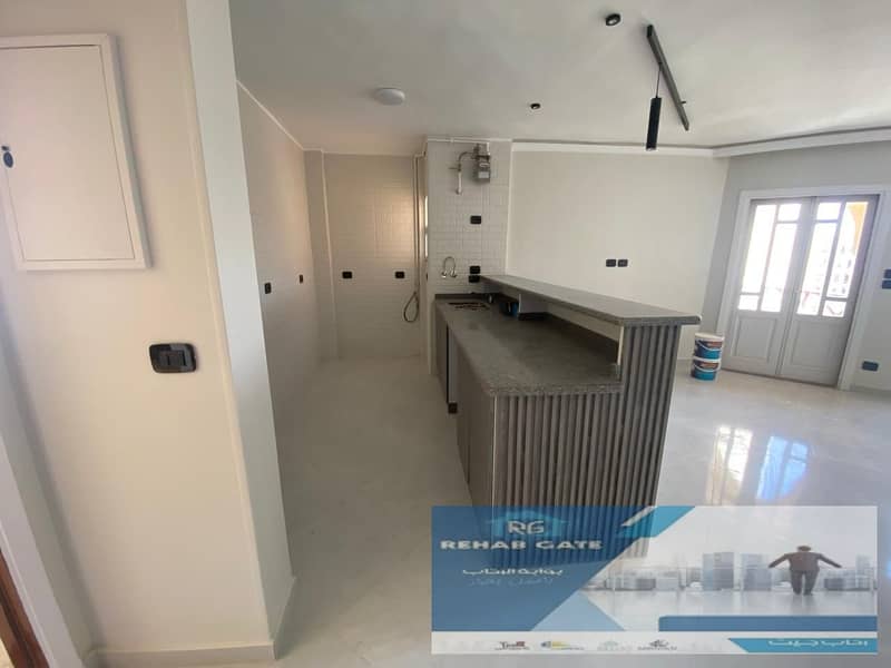 90m apartment with special finishes for rent in a prime location in Al-Rehab - Więcej