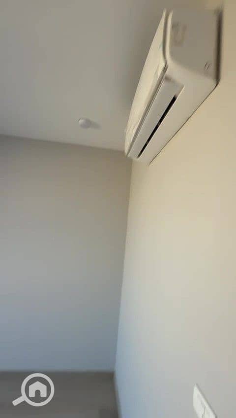 5 WhatsApp Video 2025-12-27 at 7.49. 52 PM - frame at 1m27s. jpg