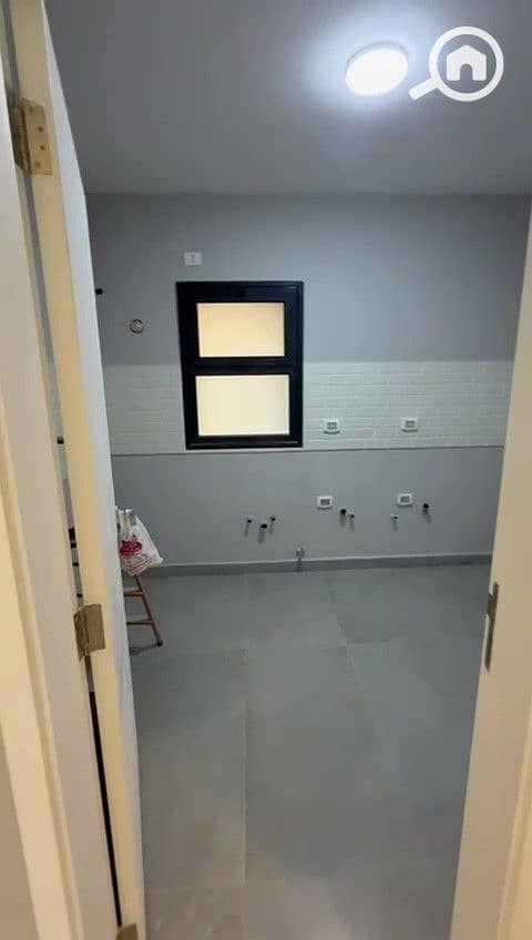 7 WhatsApp Video 2025-12-27 at 7.49. 52 PM - frame at 0m11s. jpg