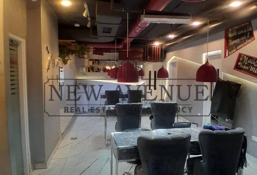 Shop for rent on the main Suez Bridge Street, prime commercial location. 80 sq m, - Więcej