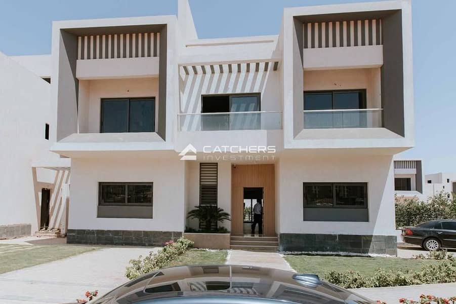 Townhouse with a 50% discount, immediate delivery in a prime location in the capital, next to the British University and the iconic tower. – pohled 2