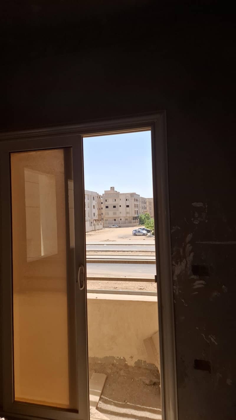بيعة سريعة لظروف السفر شقة في موقع ممتاز وتقسيمة مميزة في ا – pohled 5