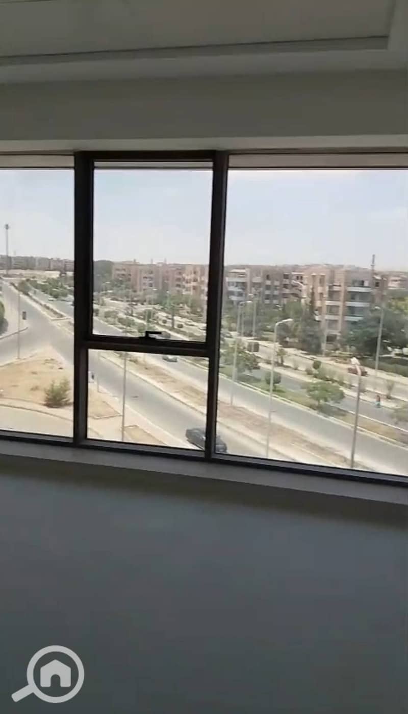Dental clinic for rent with air conditioning, first lease in Silver Gate Mall, in the heart of Sheikh Zayed, in a vibrant area with high population - Altro