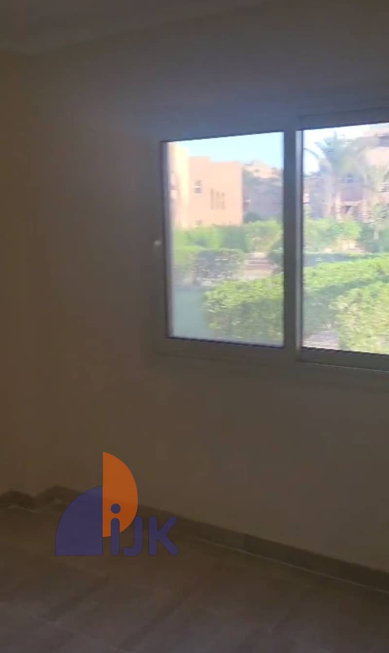 12 1001121599. jpg