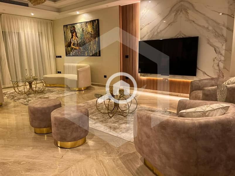 Villa with a Private Pool & Garden Fully furnished for rent in Woodville, Palm Hills, 6th Of October City . . . . . . . . . . . . . . - Vista 5