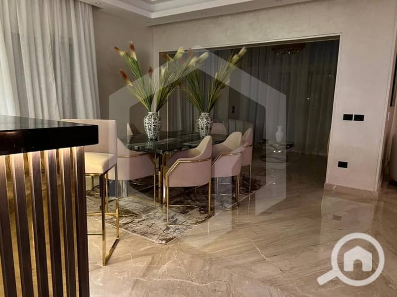 Villa with a Private Pool & Garden Fully furnished for rent in Woodville, Palm Hills, 6th Of October City . . . . . . . . . . . . . . - Altro