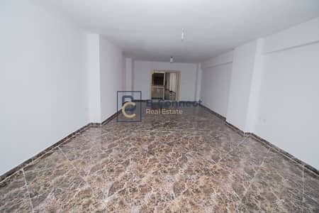 3 Bedroom Flat for Sale in Glim, Alexandria - IMG_6070. jpg