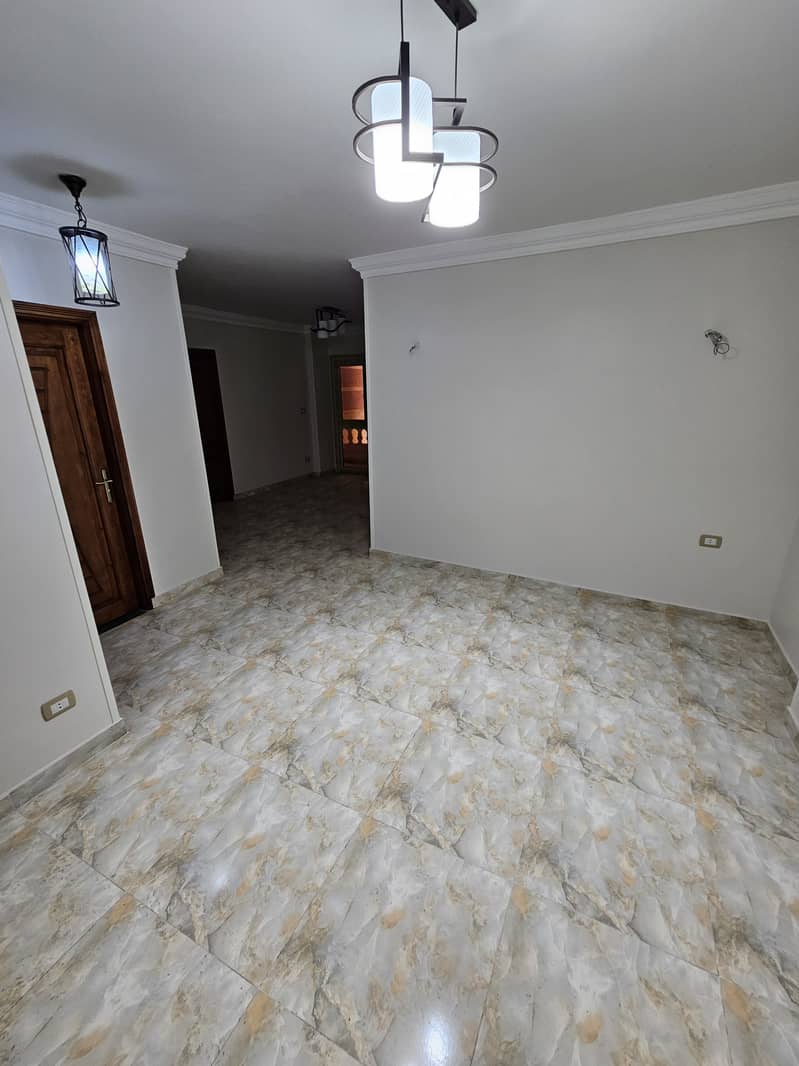 Duplex villa for sale, 350 m², fully furnished and equipped, super lux finishing, in Al-Hanoufiel, Al-Ajmi, Zahraa Street. - Widok 4