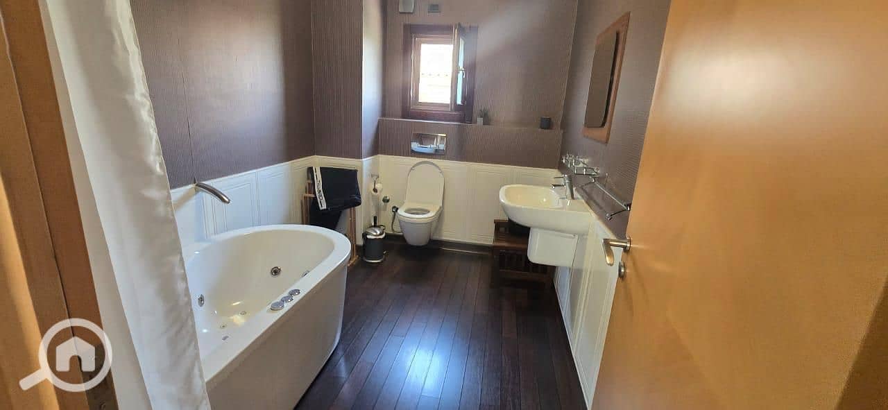 Premium Standalone Villa For Rent In Katameya Hills Compound new Cairo prime location with private garden and swimming pool - Więcej