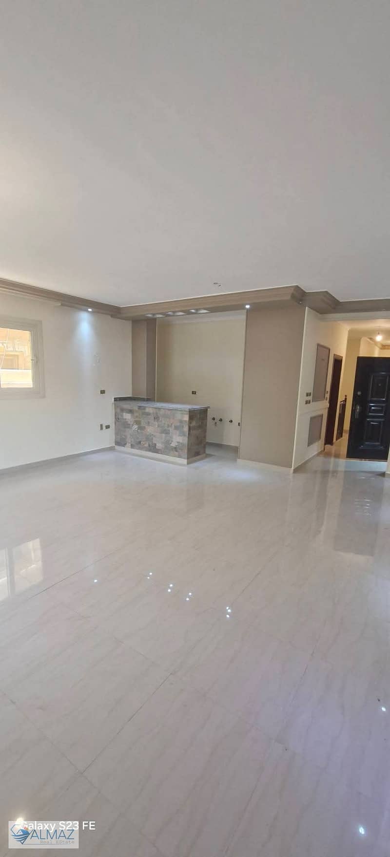 Unfurnished duplex for rent with ultra-super-lux finishing, located in the Yasmeen 6 Villas area of the First Settlement (Tagamoa El Awal). It is si - Widok 4
