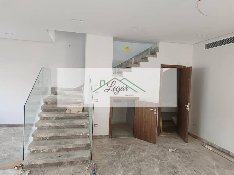 Villa for rent in The Crown Compound, 287 sq m, with kitchen and air conditioning, at a bargain price. - Widok 2