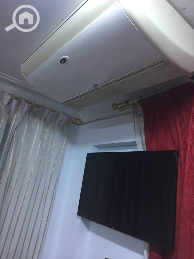 Rooftop furnished apartment for annual rent, suitable for families, couples, or companies. 2 bedrooms, 2-piece reception, kitchen, bathroom, located on the fifth floor. All facilities available: water, electricity, and elevator. In Alexandria, Al-Ajami, Kilometer 21, on Al-Nakhil Beach, in a very prime location. - Ansicht 4