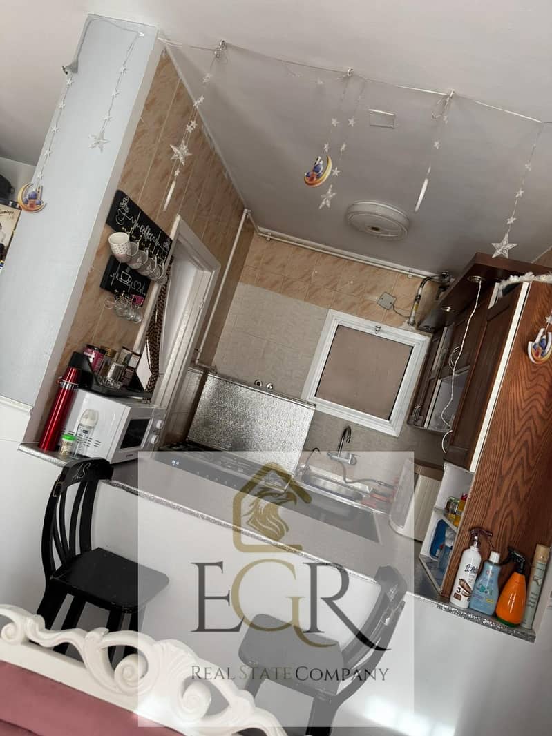 Apartment for rent in Al Rehab: 2 bedrooms, 1 bathroom, close to amenities, custom finishes. - Mehr