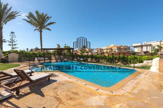 Fully Renovated & Furnished Twin House | First Row in Marina 4 | 8 Bedrooms | Prime Location | Swimming Pool | Excellent Condition | Fully Equipped - Widok 4