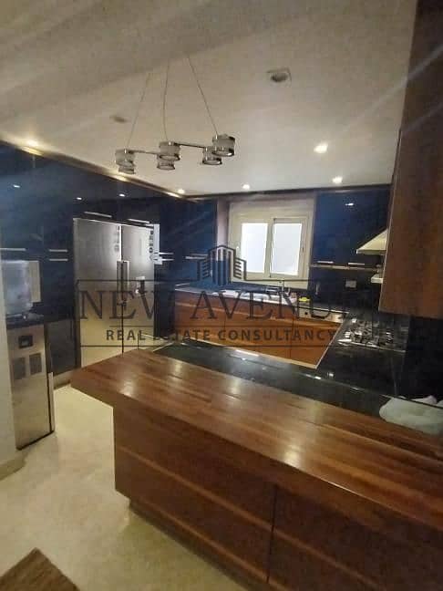 Fully finished & furnished Apartment with AC's and one parking slot new building floor 9 for sale in Masr l gededa Almaza - Widok 6