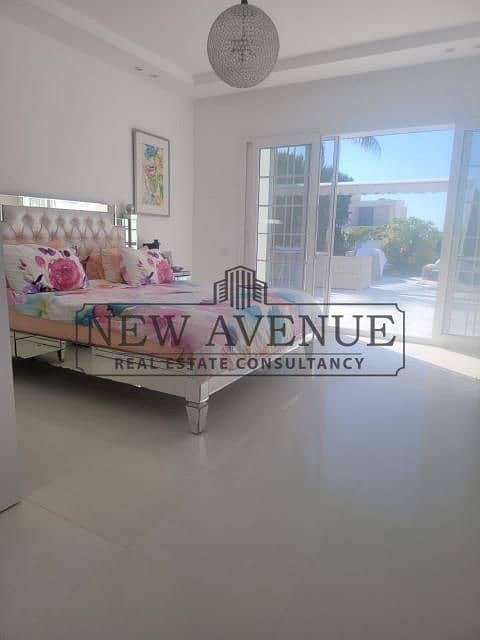 Fully finished and furnished Standalone Villa with garden and private pool second row sea in Hacienda White North Coast developed by Palm Hills - Widok 5
