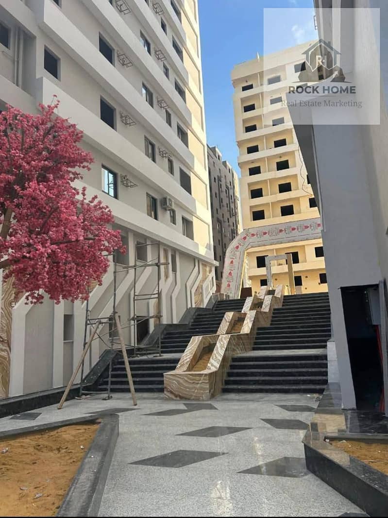A apartment for sale in Jidran Compound in Zahra Al-Maadi next to Wadi Degla Club - Widok 3