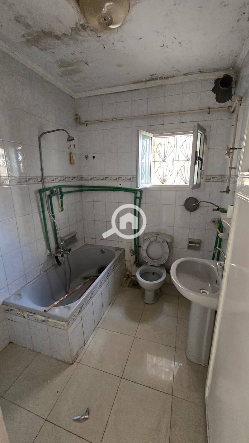 8 baf2108b-7cc8-43ae-9e0d-90e28975f56e. jpg