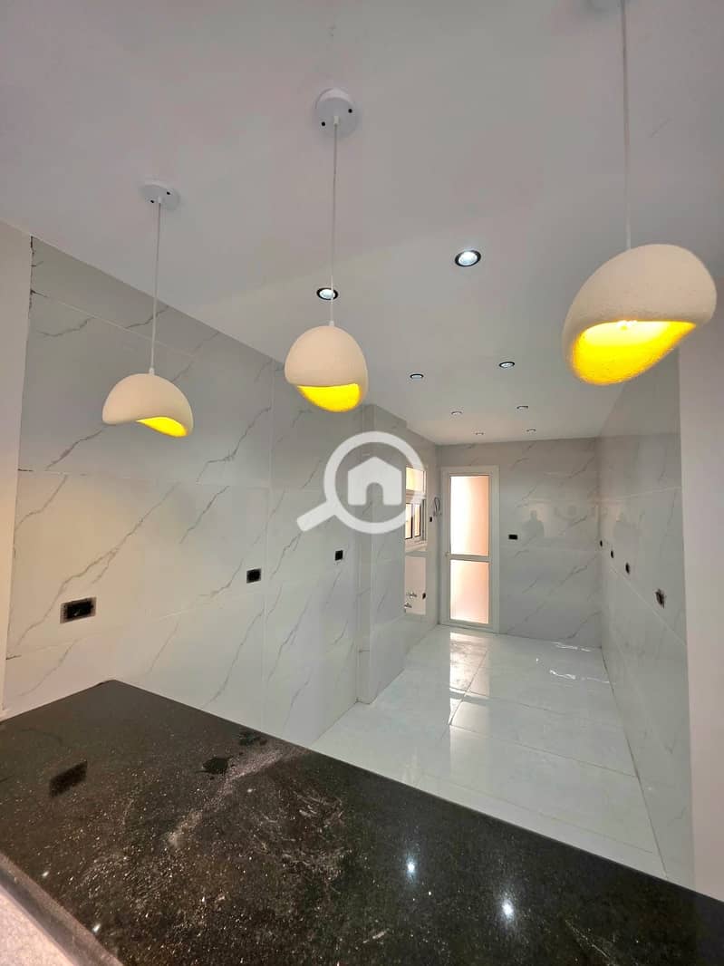 13 86b795be-992b-45c9-8e06-b6b0b46eedb6. jpg