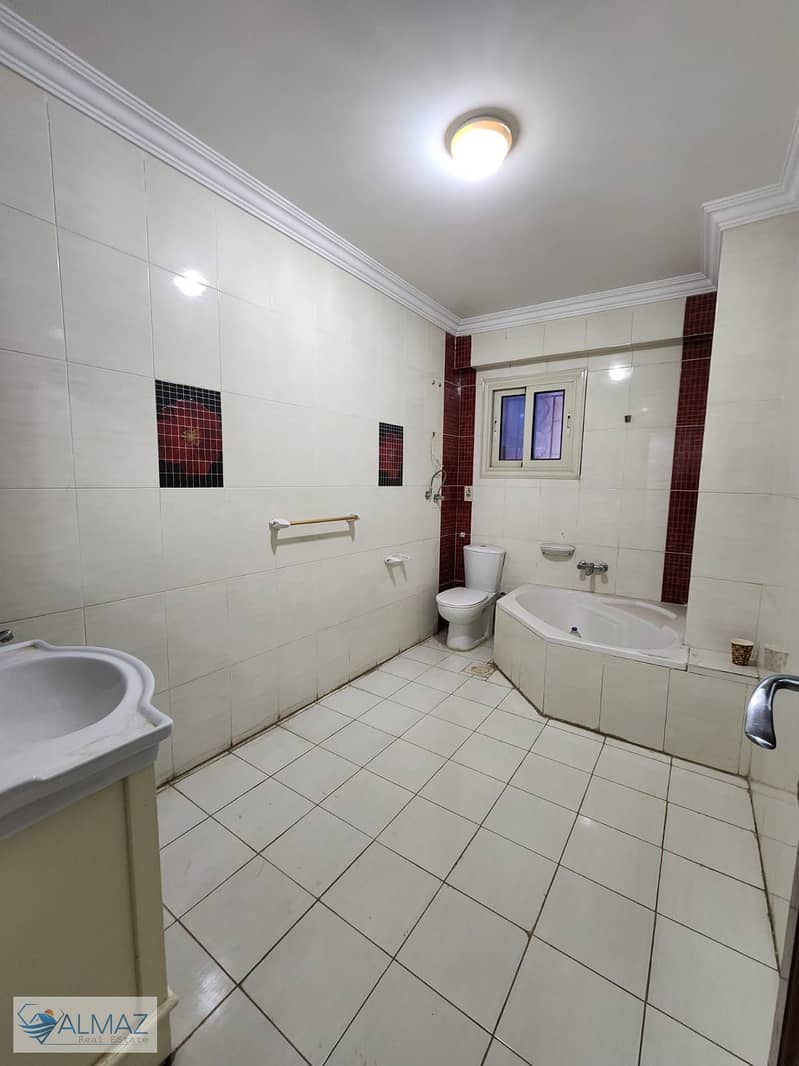 An unfurnished apartment, ready for immediate occupancy, is available for rent in a prime location within the First District (Villas Zone) of New Cair - Widok 5