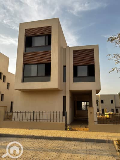 4 Bedroom Villa for Sale in 6th of October, Giza - IMG_2065. JPG