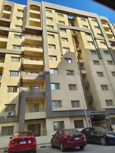 3 Bedroom Flat for Sale in Helwan, Cairo - شقة 113 م في كمبوند توليب على طريق الاوتوستراد مباشرة 3 Bedroom Flat for Sale in Helwan, Cairo - شقة 113 م في كمبوند توليب على طريق الاوتوستراد مباشرة