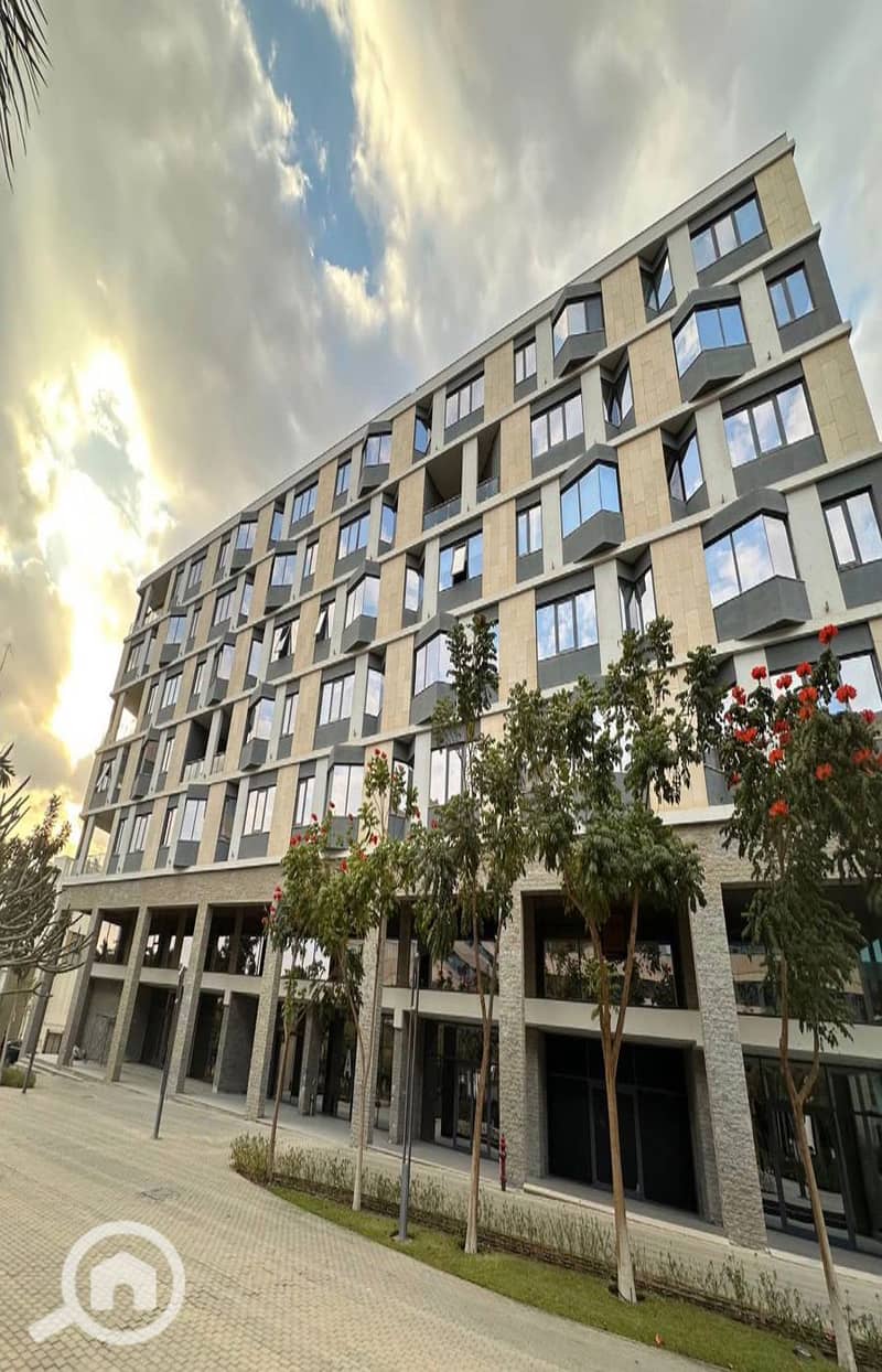 Fully finished office with air conditioning at the best price in Portal Mall, Sodic Beverly Hills, minutes from Arkan Plaza - Więcej