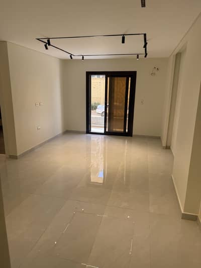 3 Bedroom Apartment for Sale in New Cairo, Cairo - للبيع من المالك مباشرة في التجمع الخامس 3 Bedroom Apartment for Sale in New Cairo, Cairo - للبيع من المالك مباشرة في التجمع الخامس