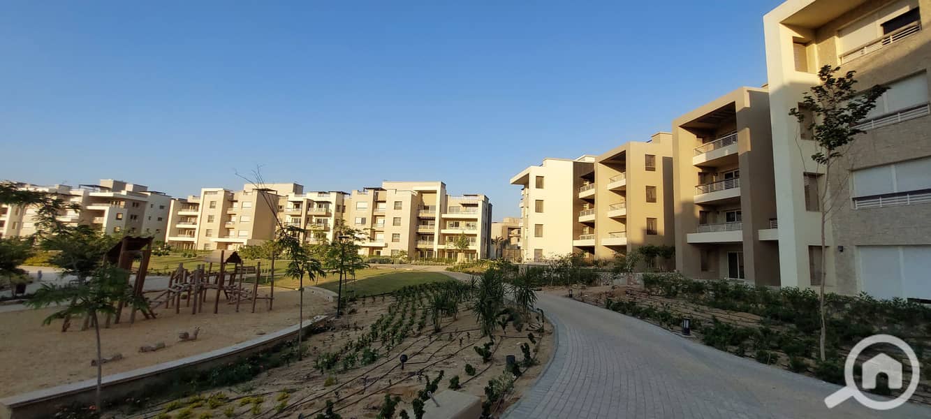 Studio flat to let in New Giza. Fully fitted kitchen with all electrical appliances. Nice view overlooking the street. Master bedroom, bathroom, - Ansicht 2